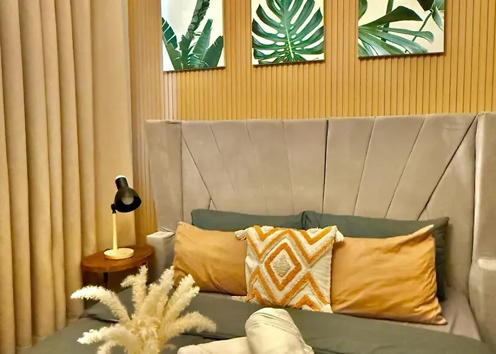 Oyo 1182 El Spazzion Shore Manila